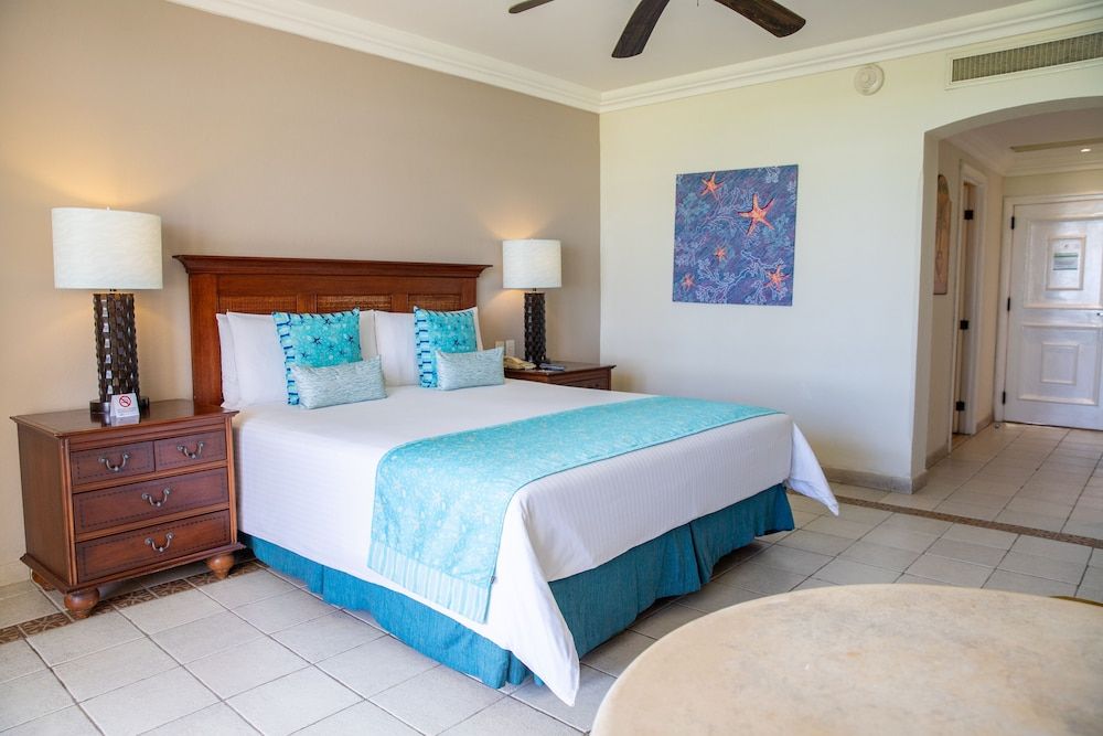 Deluxe Room, 1 King Bed, Garden View