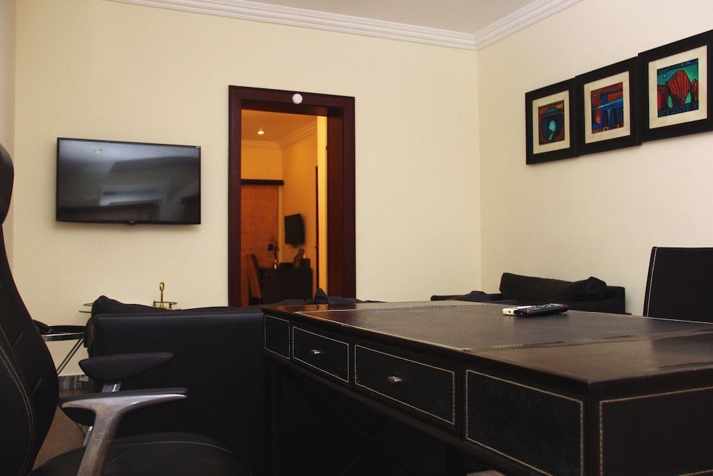 Capital Inn Plus Ambassadorial Suite 5