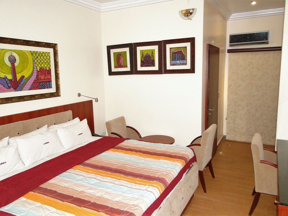 Capital Inn Plus Ambassadorial Suite 3