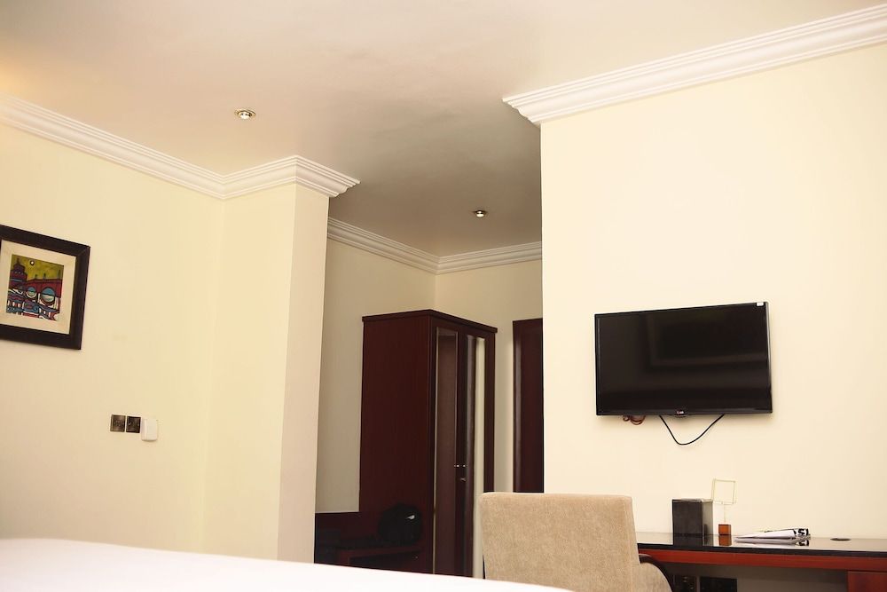 Capital Inn Plus Ambassadorial Suite 4