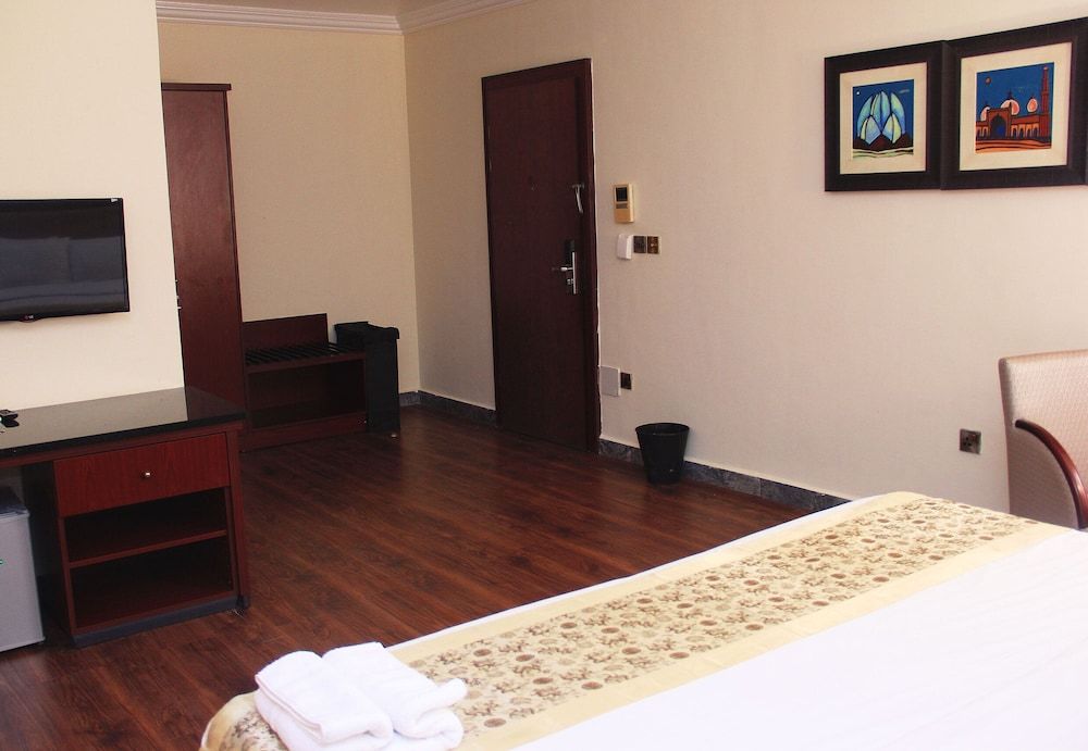 Capital Inn Plus Diplomatic Room 5