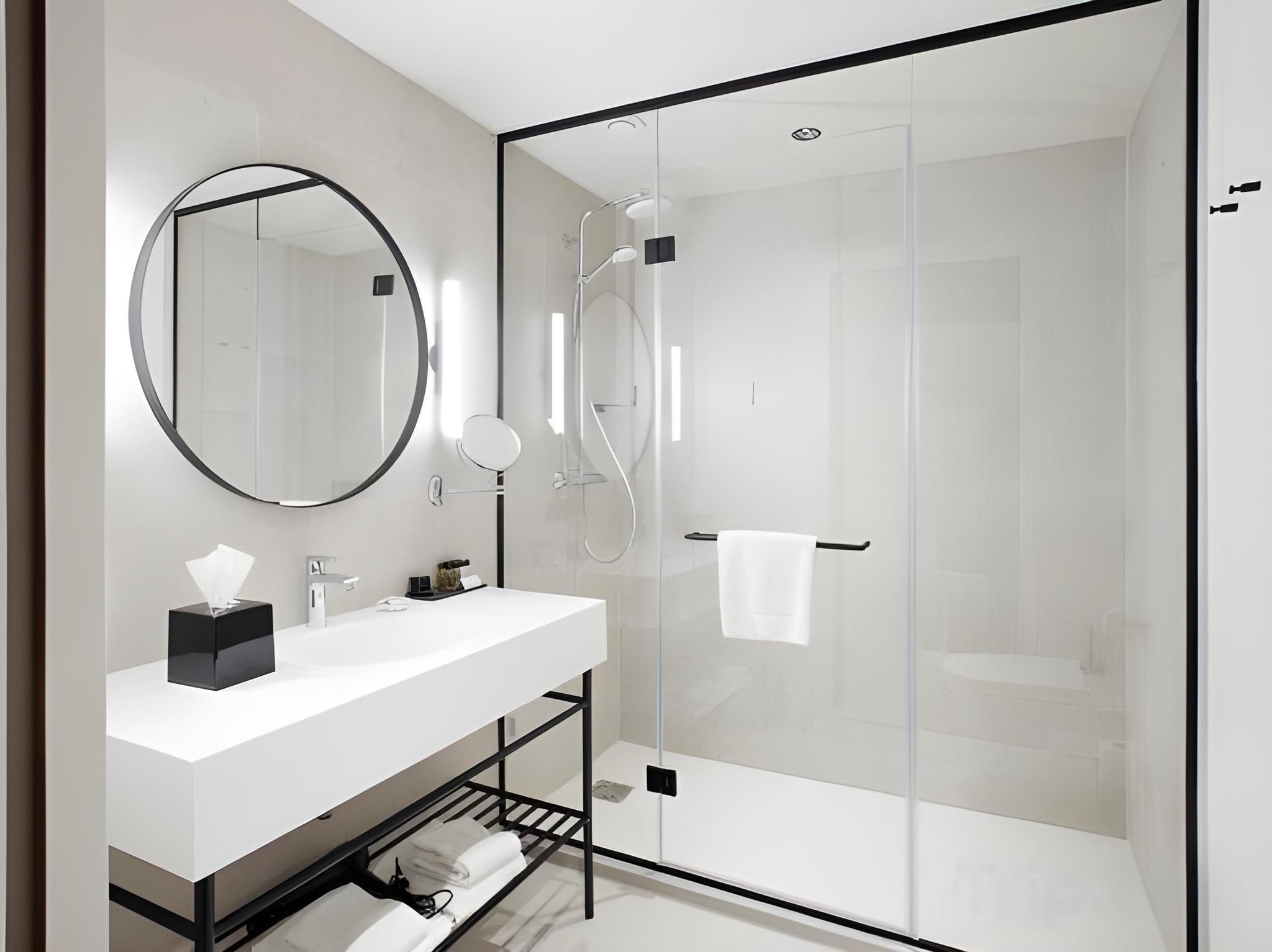 Pestana Amsterdam Riverside Deluxe Room 7