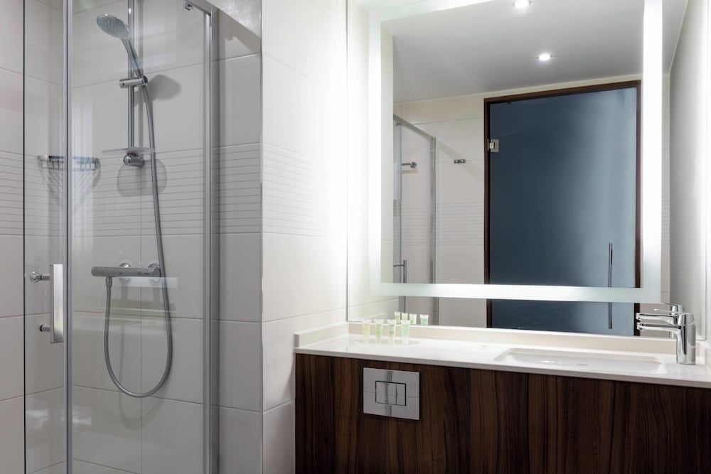 Courtyard by Marriott Amsterdam Standard Twin Room, 2 Twin Beds 8