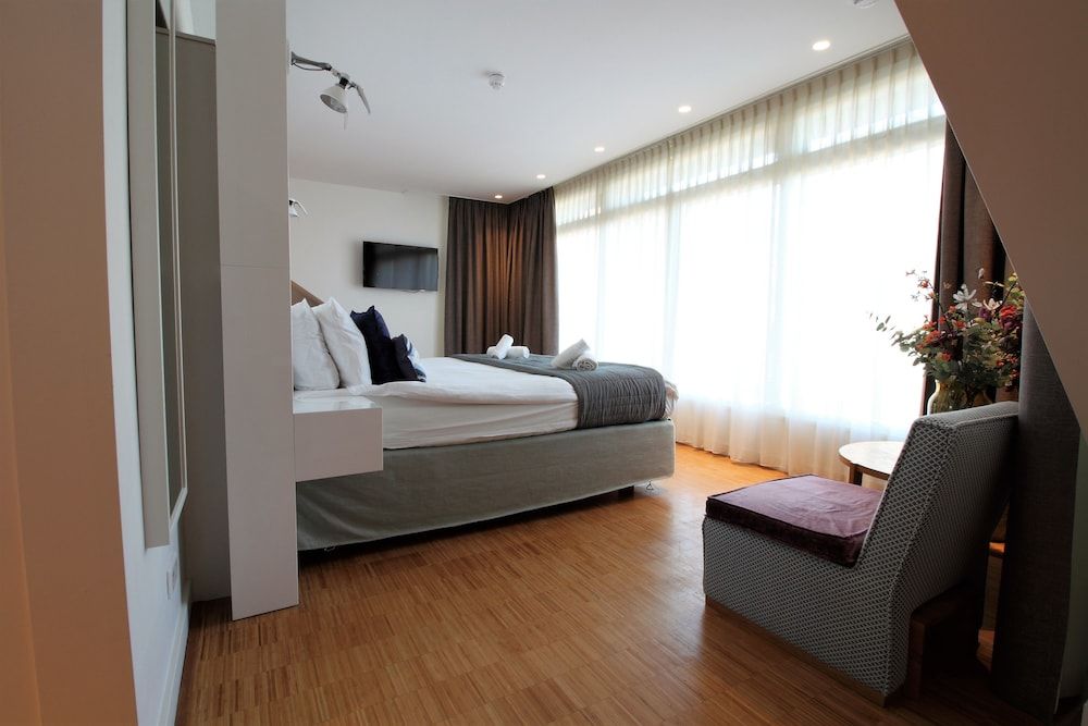 undefined The Bank Hotel 10