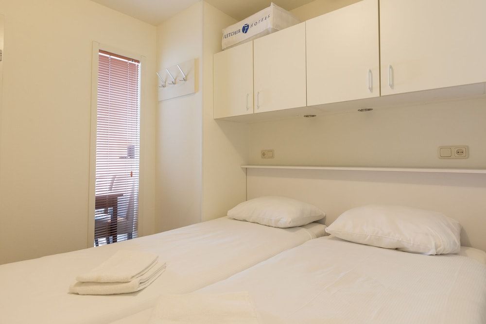 Fletcher Hotel-Restaurant Amelander Kaap Family Room (4 pax) 2