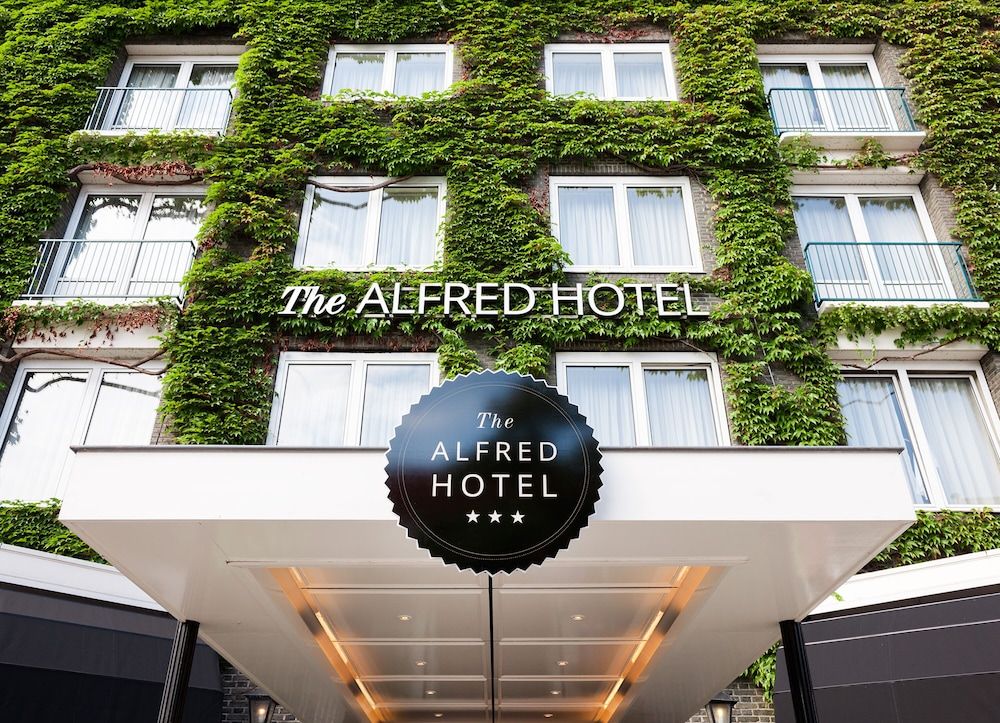 undefined The Alfred Hotel 3