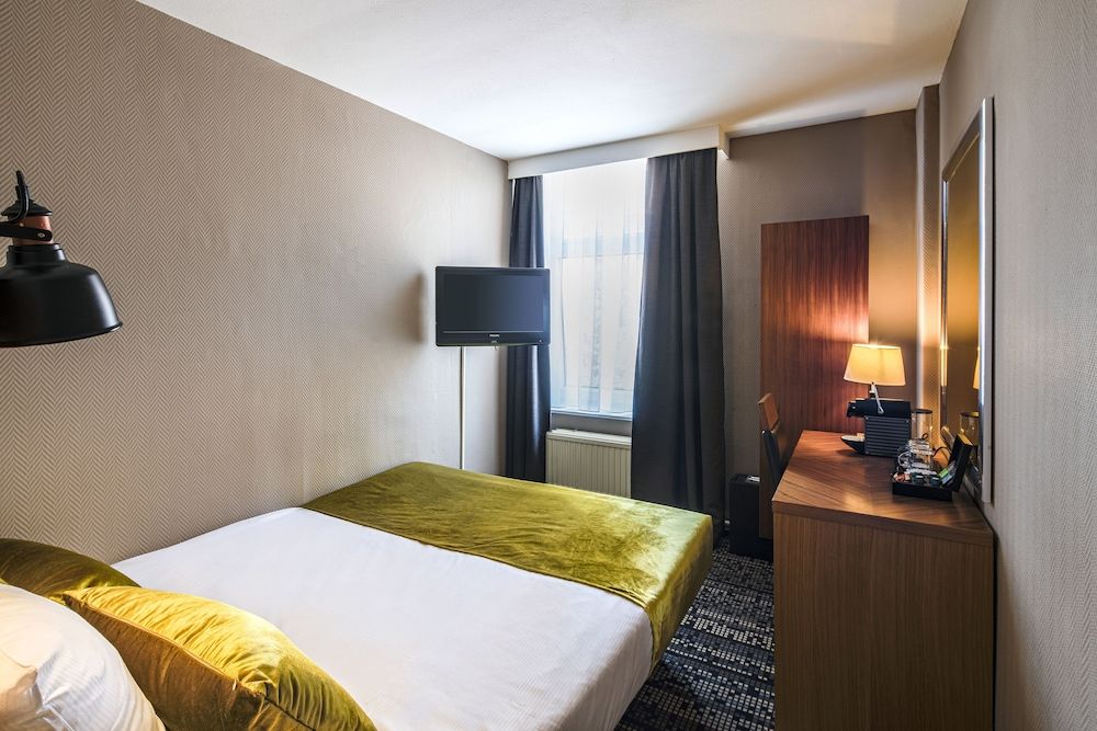 undefined The Alfred Hotel 8