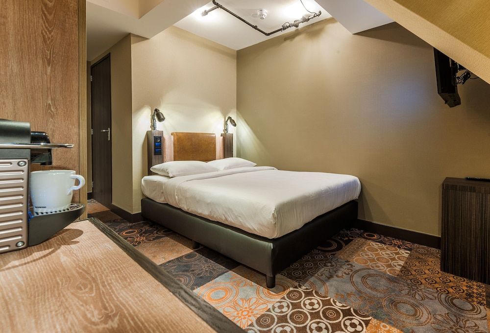 undefined The Alfred Hotel 7