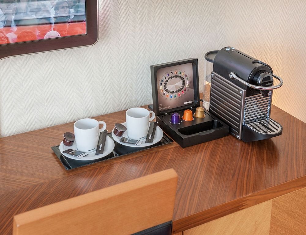 The Alfred Hotel Economy Double Room, 1 Large Twin Bed 6