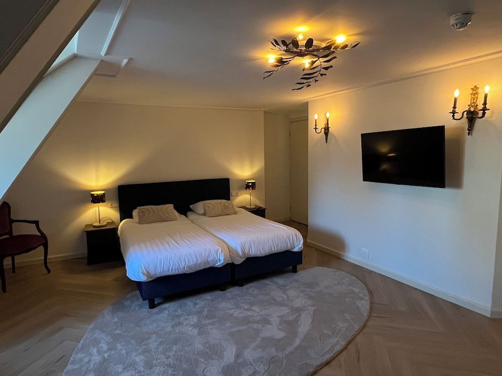 Exclusive Suite, 2 Twin Beds, Jetted Tub