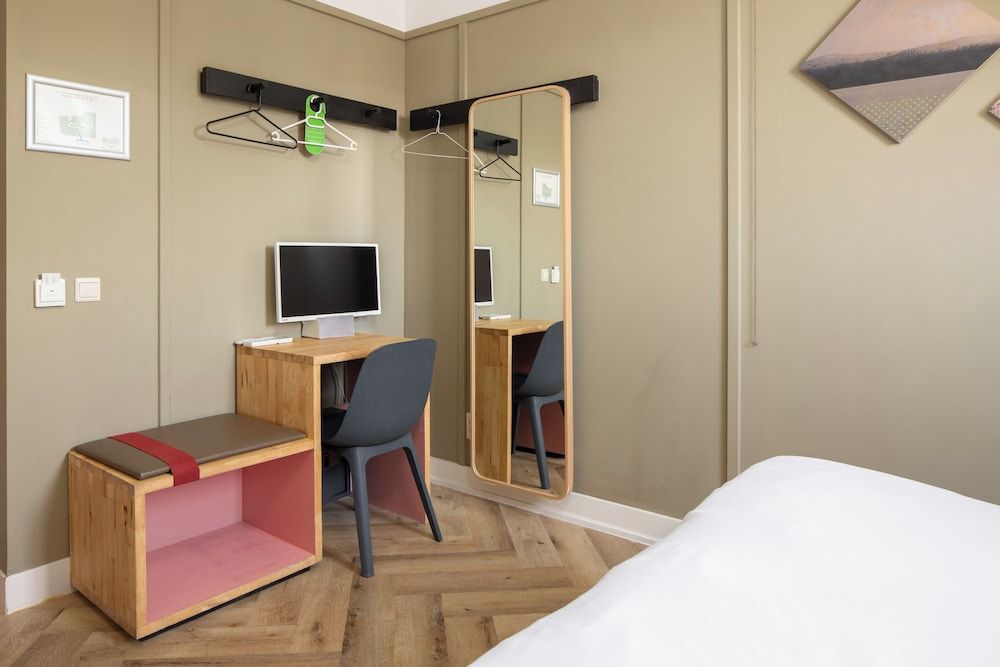 Hotel Light Classic Double Room 10