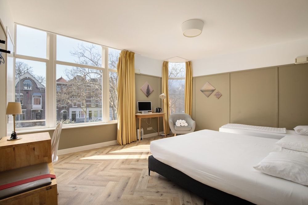 undefined Hotel Light 2
