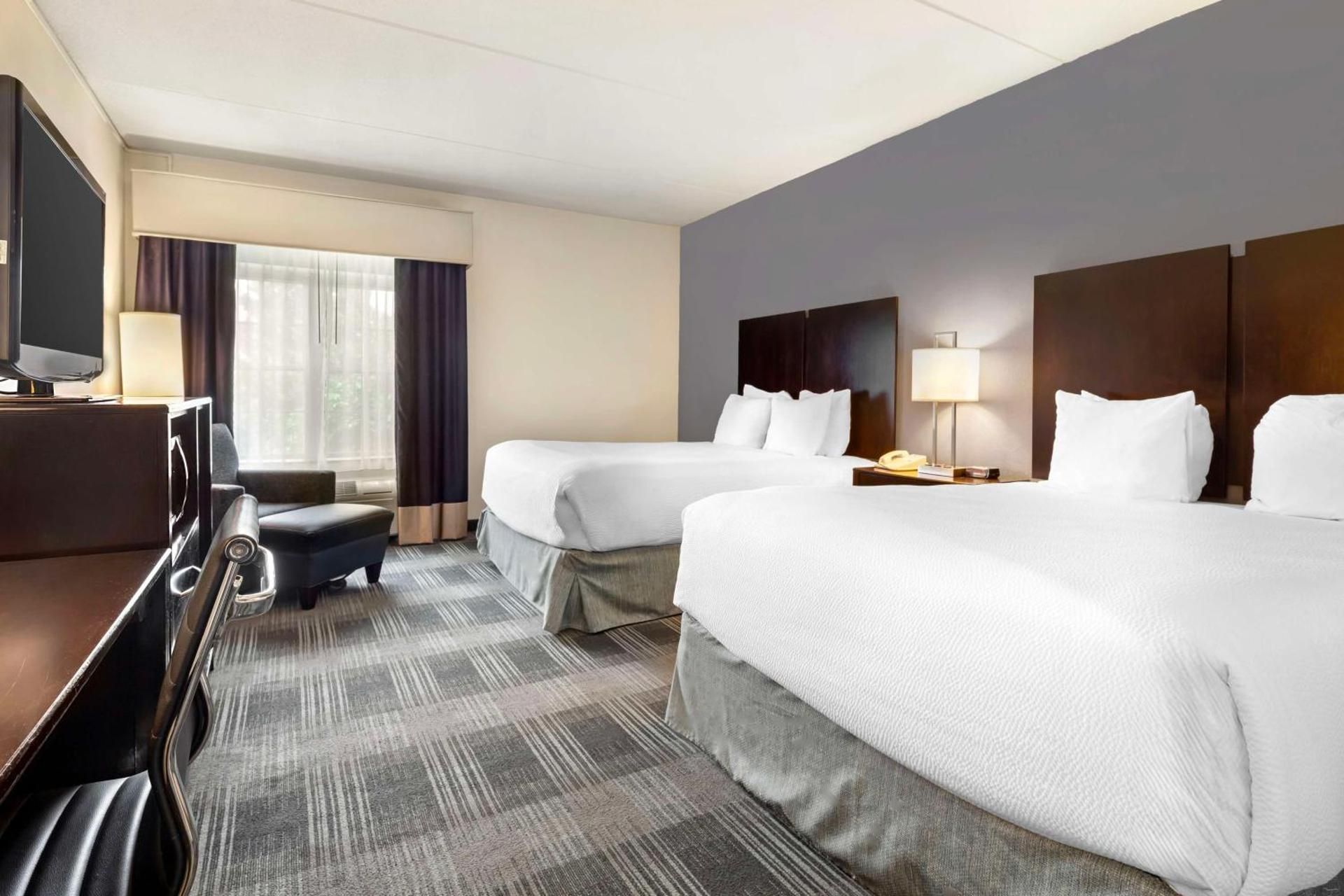 2 queen beds, nonsmoking