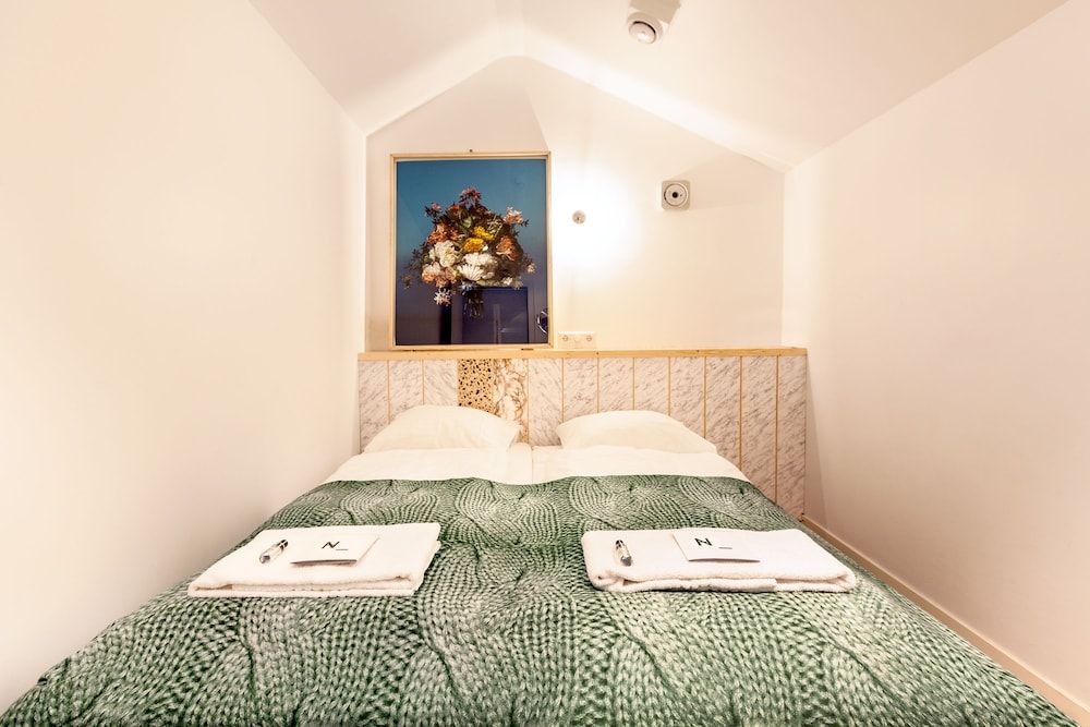 Basic Double Room, Shared Bathroom (Printed House)