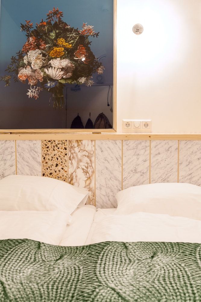 Basic Double Room, Shared Bathroom (Printed House)