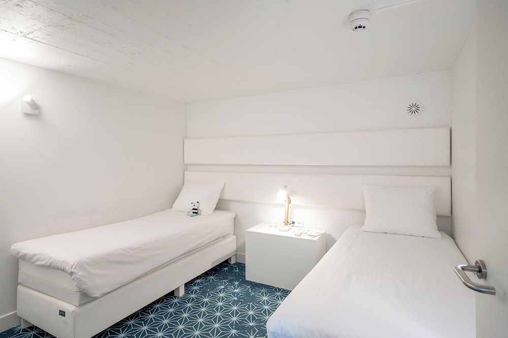 YAYS Amsterdam Salthouse Canal by Numa L2 Bedroom Apartment, Sofa Bed, Duplex 2