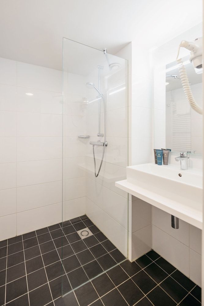 YAYS Amsterdam Salthouse Canal by Numa L1 Bedroom Apartment,Sofa Bed,Canal view 4