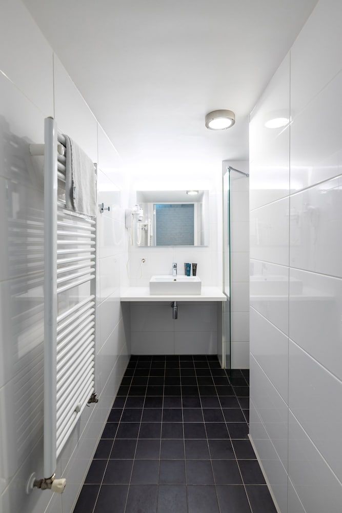 YAYS Amsterdam Salthouse Canal by Numa 1 Bedroom Apartment with Sofa Bed 8