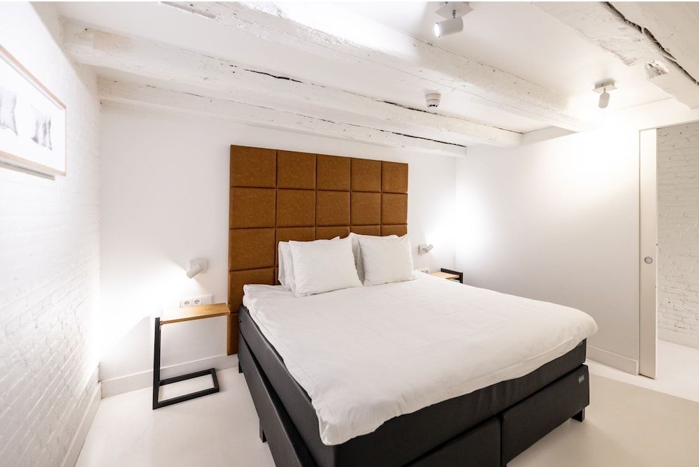 YAYS Amsterdam Salthouse Canal by Numa L1 Bedroom Apartment,Sofa Bed,Canal view