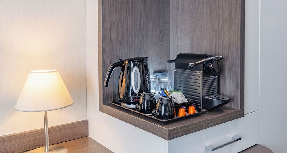 PLAZA Premium Grand Winston Comfort Double Room 10