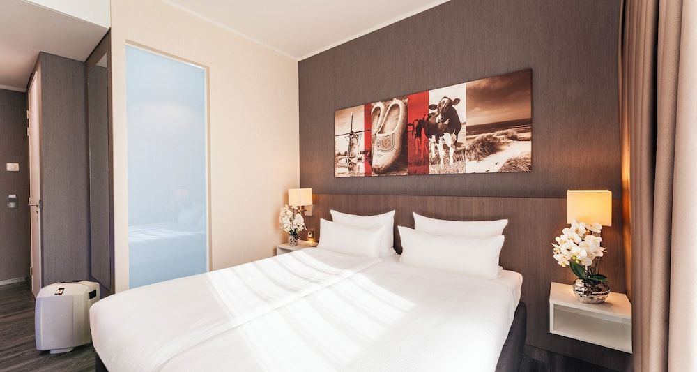 PLAZA Premium Grand Winston Comfort Double Room 2