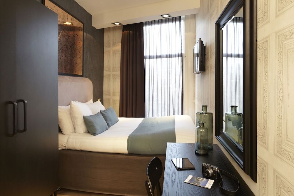 No. 377 House Standard Double Room, Canal View (Small)