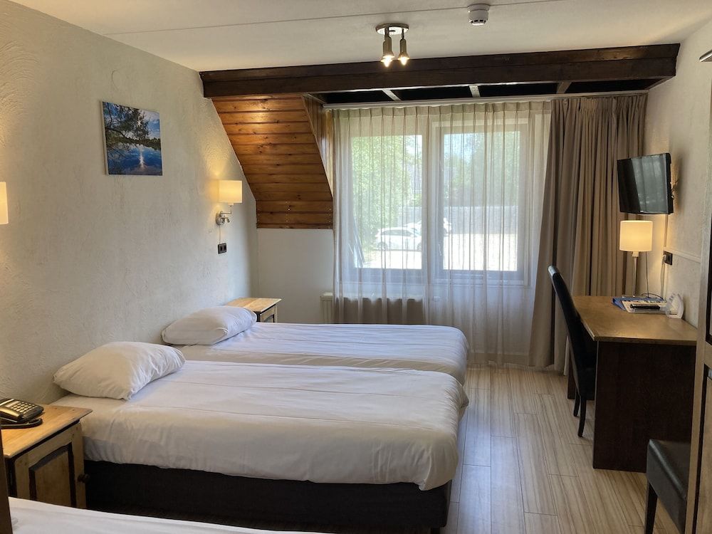 Fletcher Hotel De Witte Brug Family Room 2