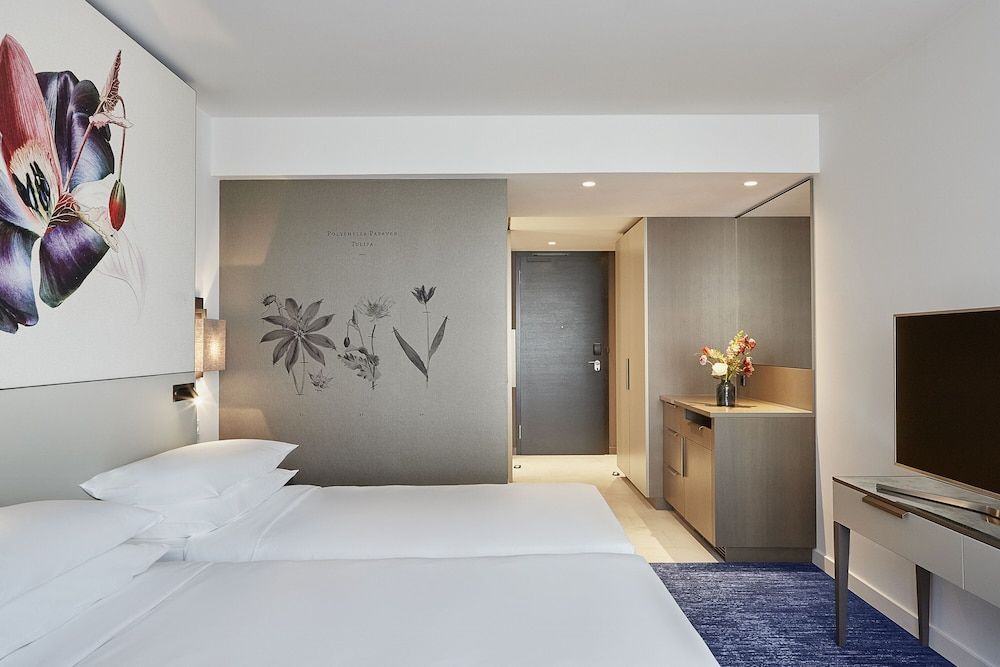 Hyatt Regency Amsterdam Twin Room (View) 3