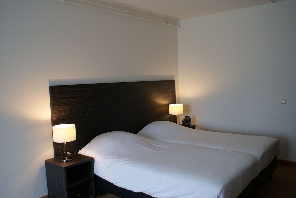 Fletcher Hotel - Restaurant De Eese - Giethoorn Luxe tweepersoonskamer met Douche en Balkon