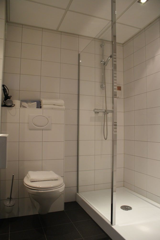 Fletcher Hotel - Restaurant De Eese - Giethoorn Comfort tweepersoonskamer met Douche 5