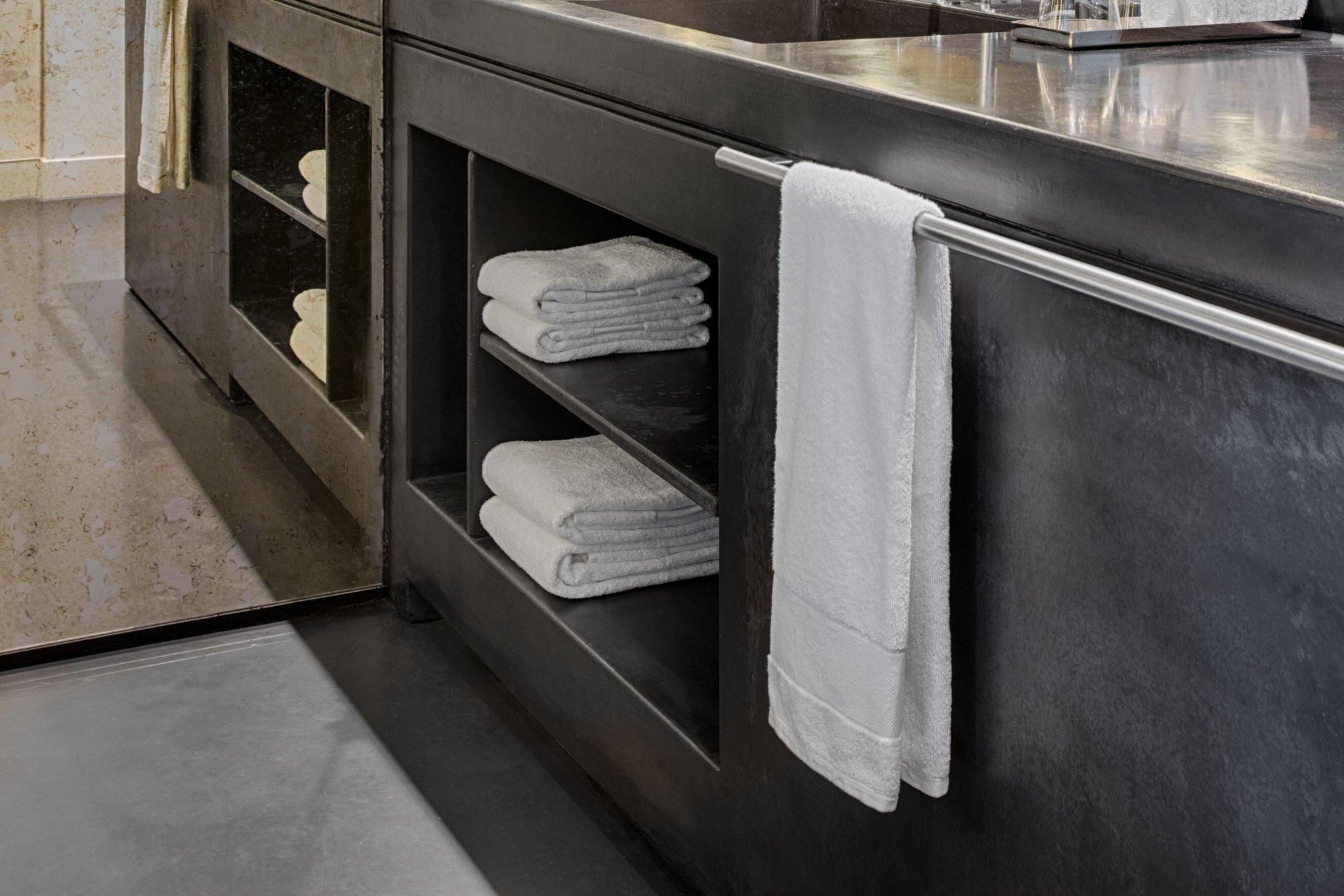 Deluxe Suite Bank, Suite, 1 King