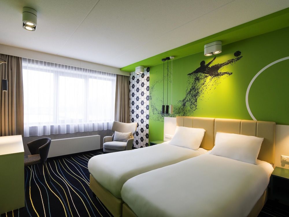 Room, 2 Twin Beds (Motion)