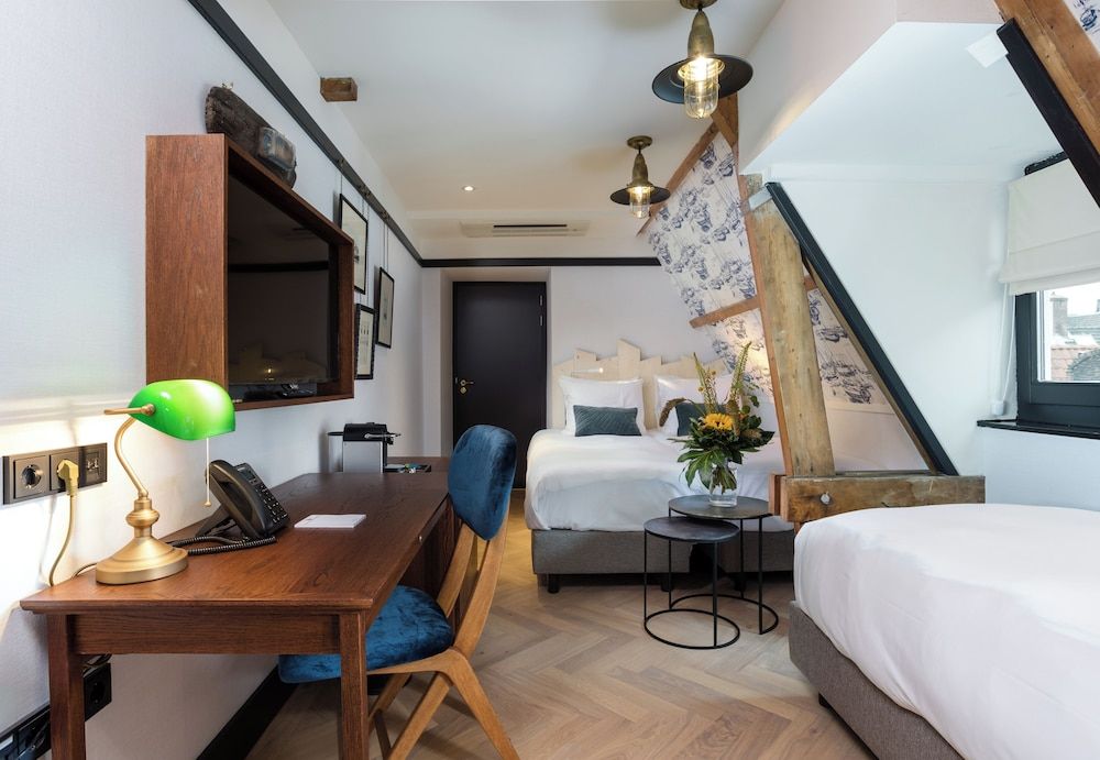 undefined The Hendrick's Hotel 4