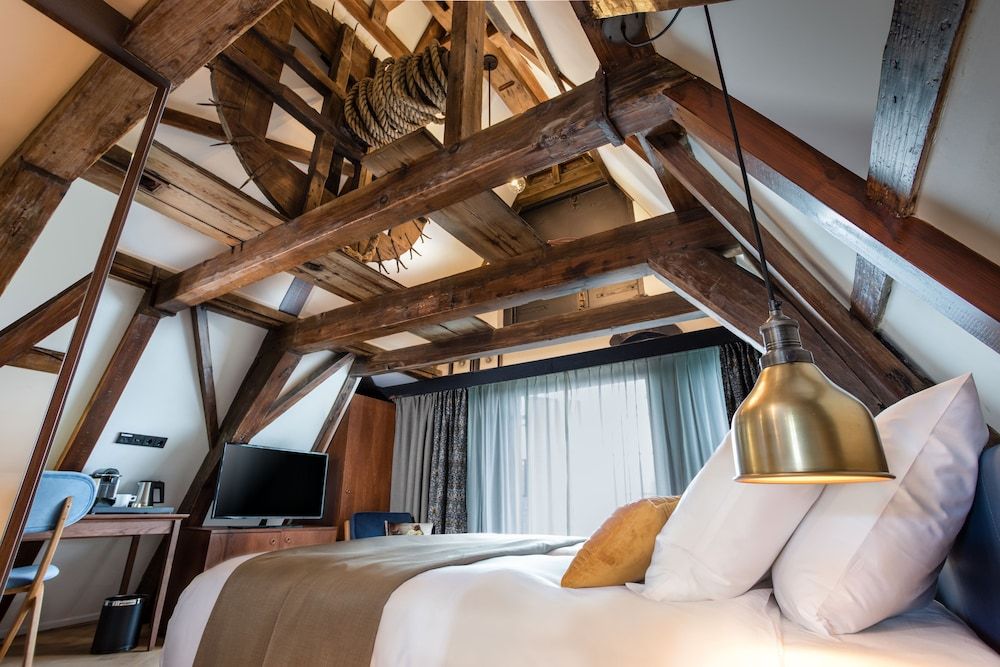 undefined The Hendrick's Hotel 5