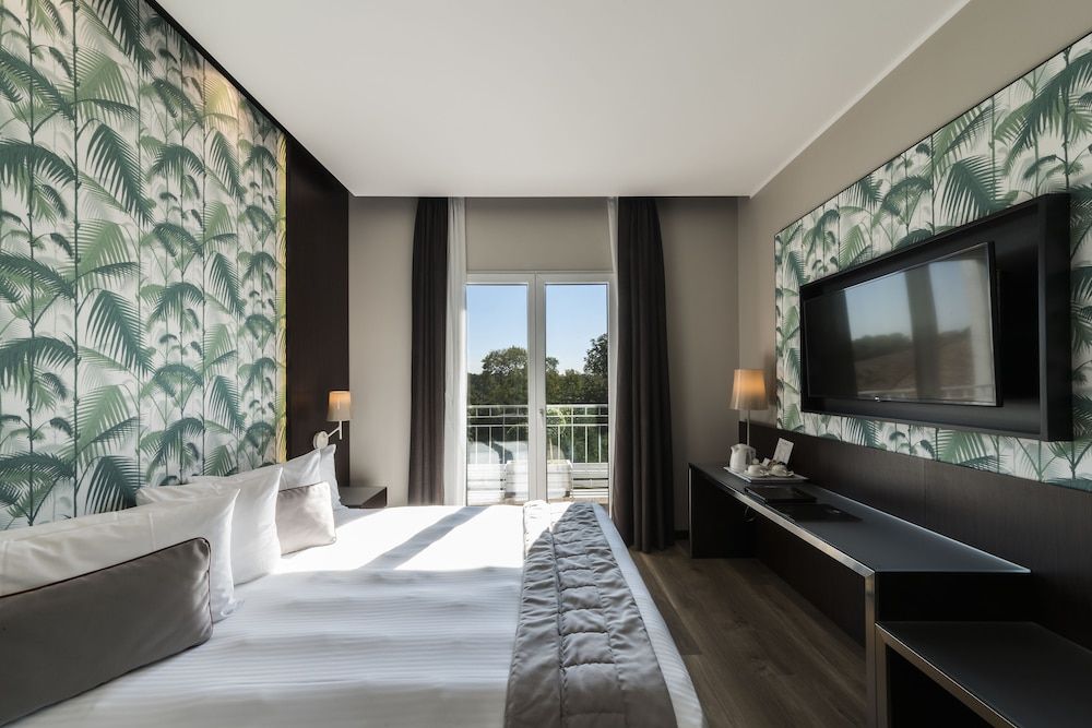 undefined Hotel Manin 7