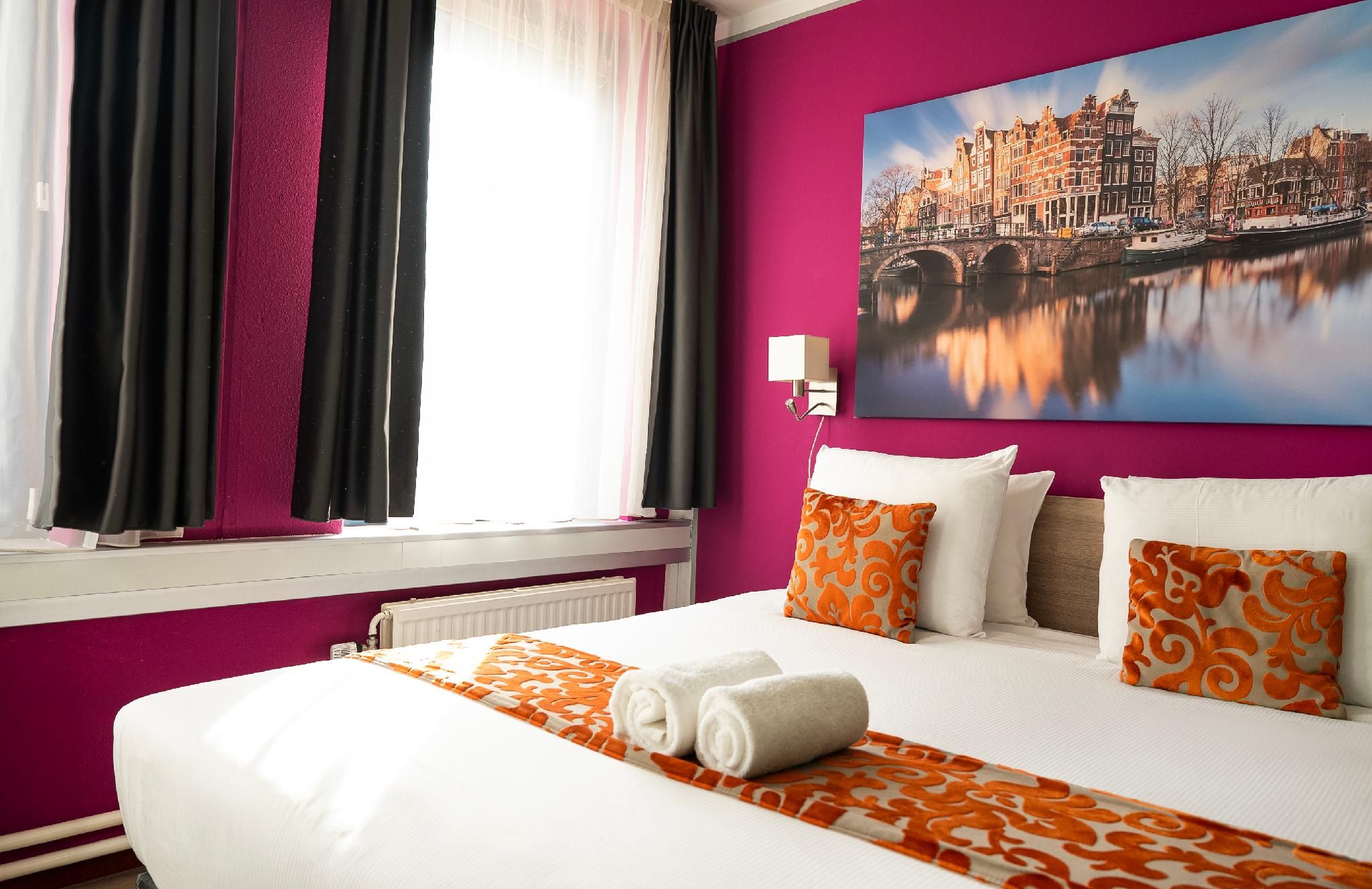 undefined Amsterdam Teleport Hotel 5