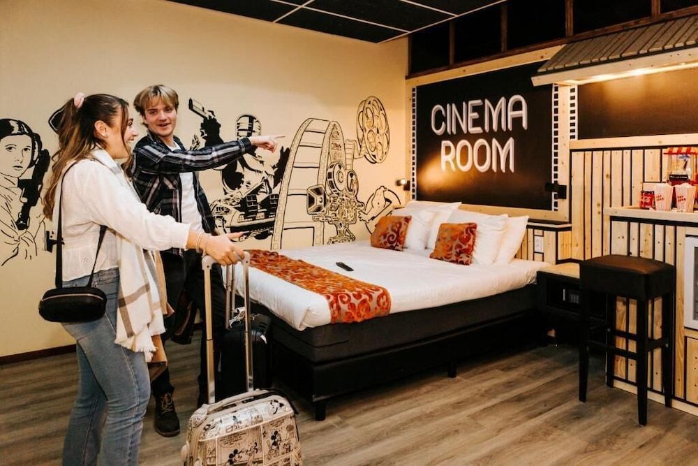 undefined Amsterdam Teleport Hotel 4
