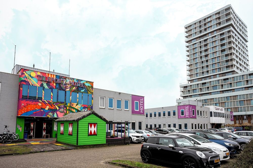 undefined Amsterdam Teleport Hotel 2