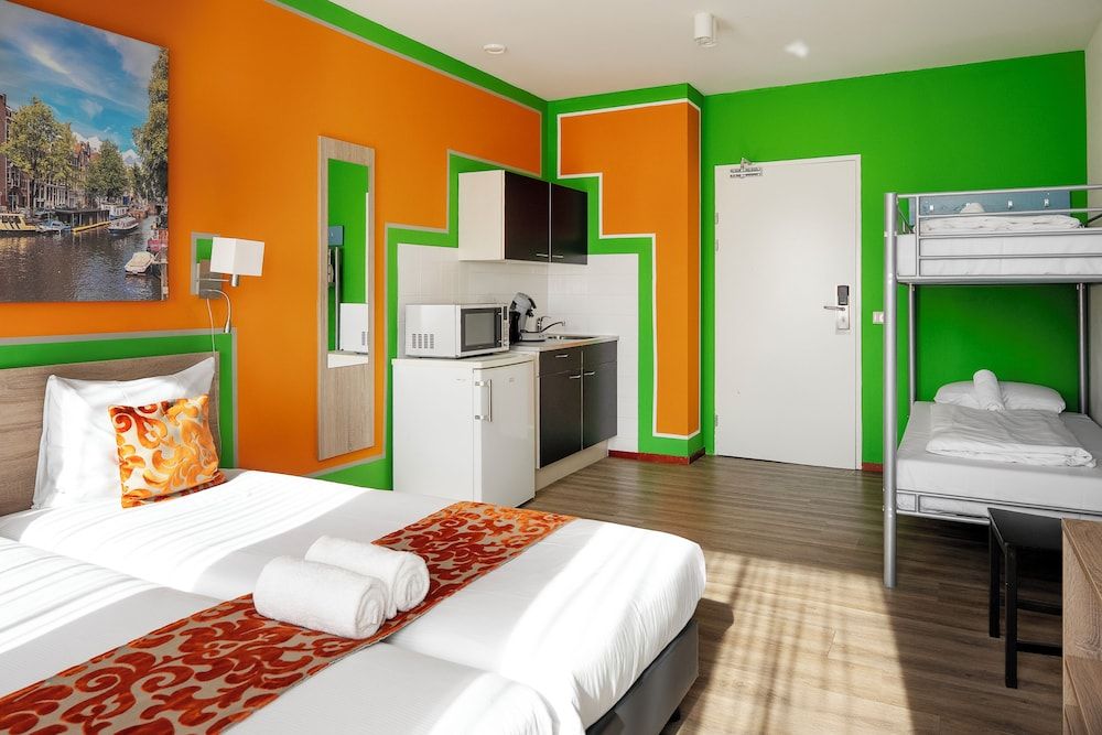 undefined Amsterdam Teleport Hotel 2