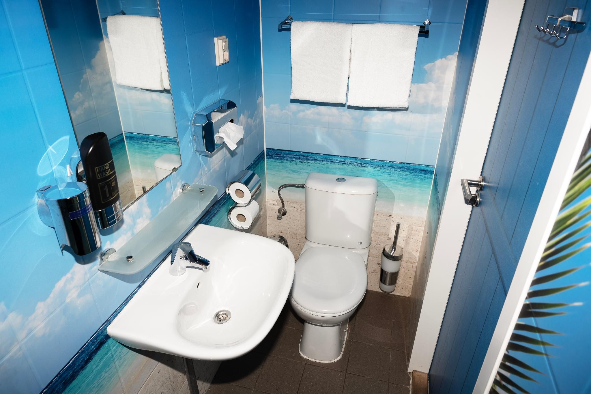 undefined Amsterdam Teleport Hotel 7