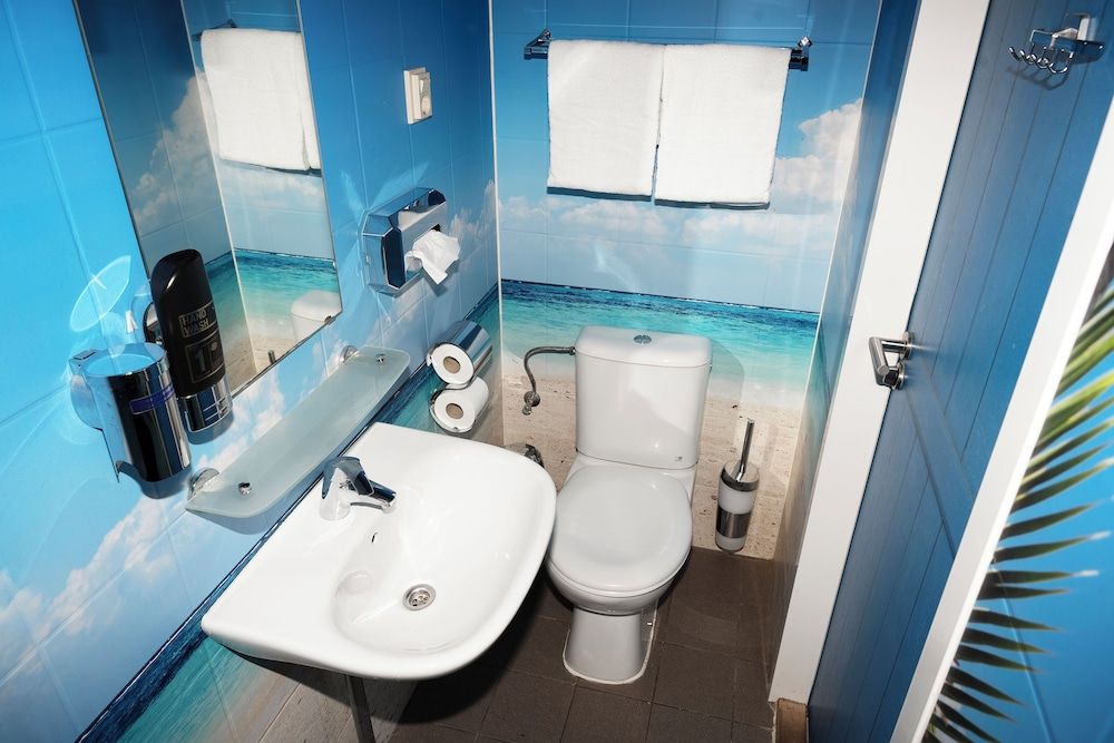 undefined Amsterdam Teleport Hotel 4