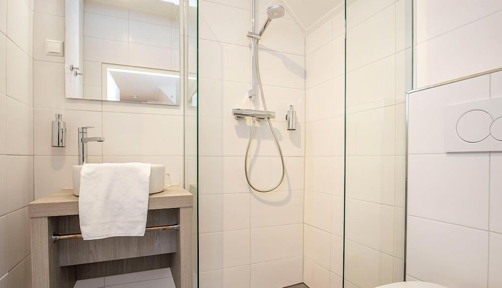 Fletcher Hotel-Landgoed Huis Te Eerbeek Triple Room (with Shower) 2