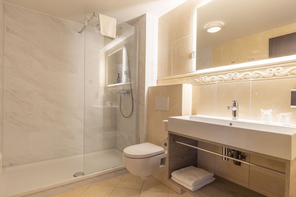 Fletcher Familiehotel De Hunzebergen Comfort double room 8