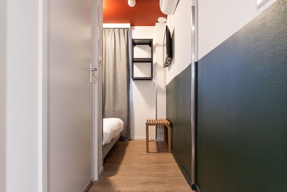 Weber Hotel Basic Double Room, 1 Double Bed, Private Bathroom 3