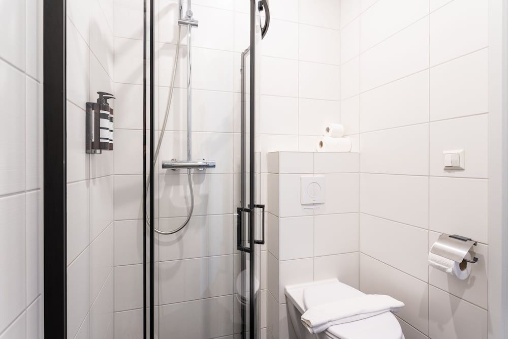 Weber Hotel Double Room 12