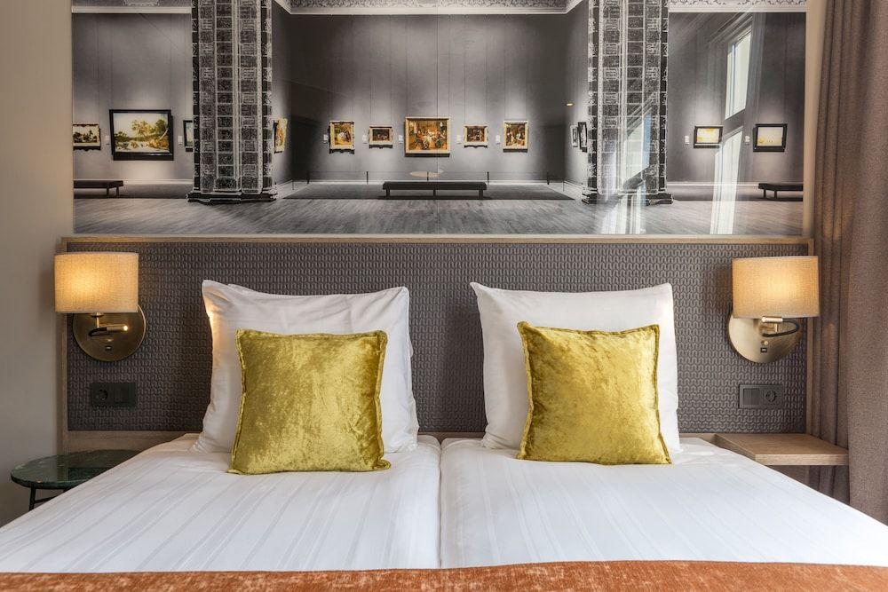 Comfort Room (1 Double Bed 1 Single Bed)
