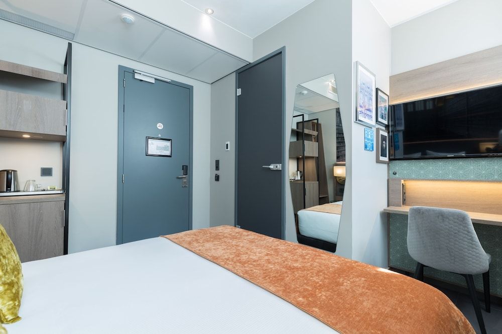 Leonardo Hotel Amsterdam Museum Quarter Comfort Room, 1 Double Bed (Limited View) 4