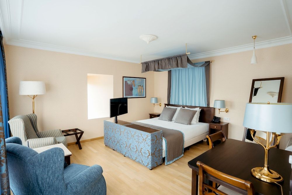 Grand Hotel Karel V Comfort Room, 1 Double Bed, Non Smoking, Bathtub 2