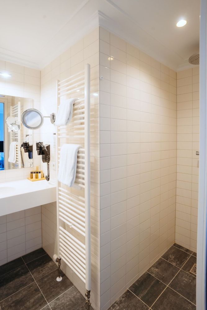 Grand Hotel Karel V Comfort Room, 1 Double Bed, Non Smoking, Bathtub 3