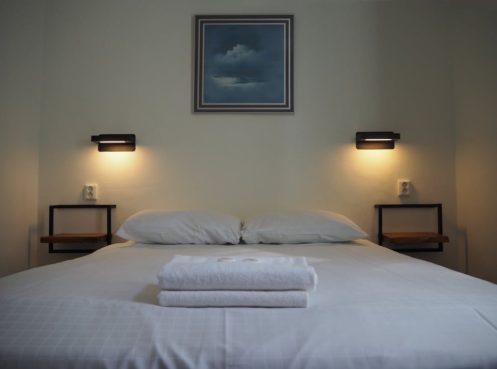 Euphemia Old City Canal Zone Hotel Basic Double Room, Private Bathroom 3